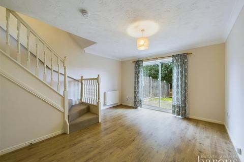 2 bedroom terraced house for sale, Oak Close, Basingstoke RG21