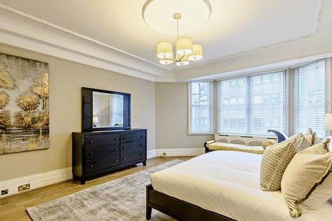 4 bedroom apartment to rent, Strathmore Court, St John's Wood NW8