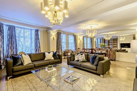 4 bedroom apartment to rent, Strathmore Court, St John's Wood NW8