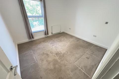 2 bedroom house to rent, Northgate Road, Stockport SK3