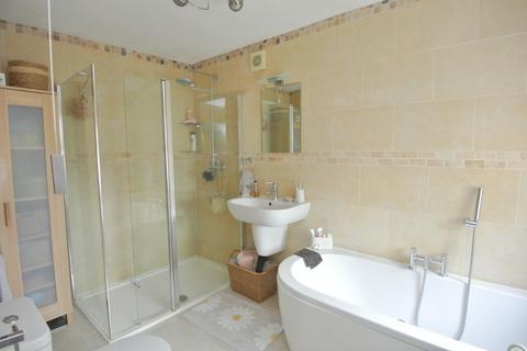 3 bedroom house for sale, Harrow Road, Bedfont TW14