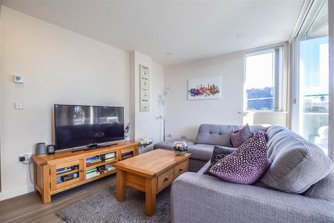 2 bedroom flat to rent, Grand View, 136 Broadway, Leigh-On-Sea SS9