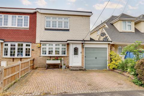 3 bedroom semi-detached house for sale, Cambridge Road, Canvey Island SS8