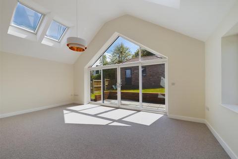 3 bedroom detached bungalow for sale, Arbor Road, Cromer