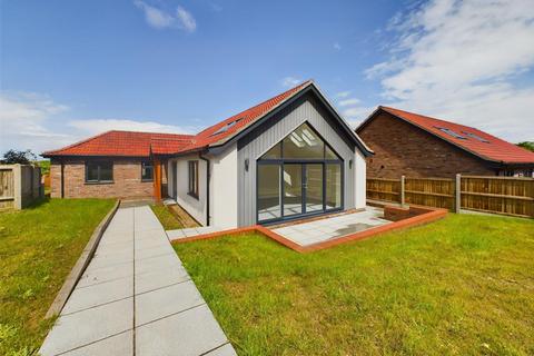 3 bedroom detached bungalow for sale, Arbor Road, Cromer