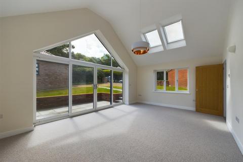 3 bedroom detached bungalow for sale, Arbor Road, Cromer