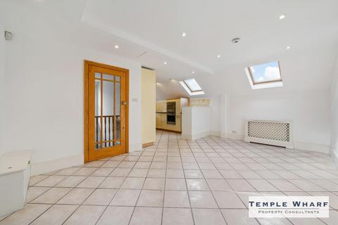 9d Sunnyside, London, SW19 4SH