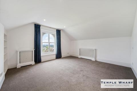 9d Sunnyside, London, SW19 4SH