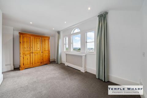 9d Sunnyside, London, SW19 4SH