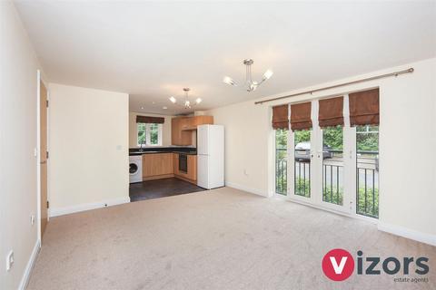 2 bedroom flat for sale, Birchfield Road, Webheath, Redditch