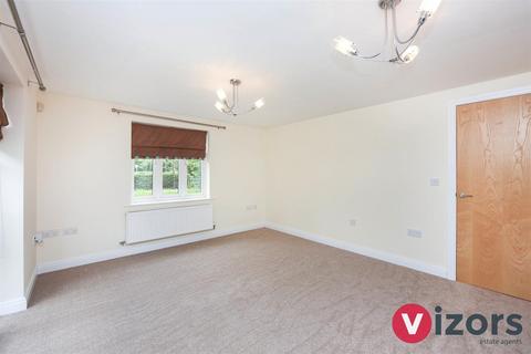 2 bedroom flat for sale, Birchfield Road, Webheath, Redditch