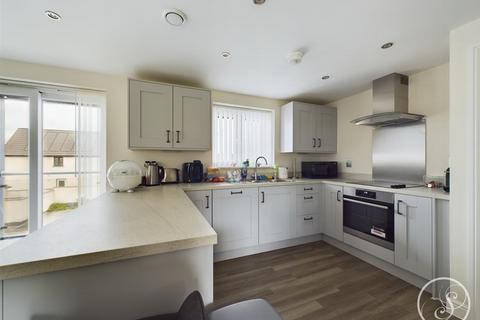 2 bedroom apartment for sale, Brodsworth Close, Leeds
