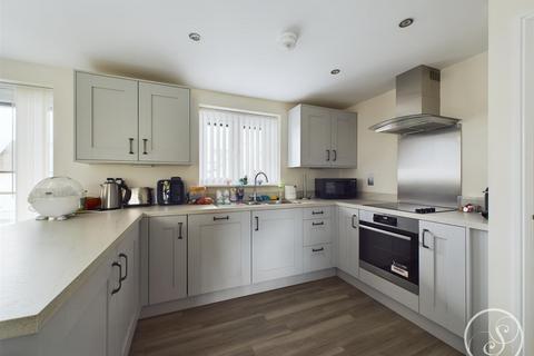 3 Brodsworth Close, Leeds, LS15 8GP