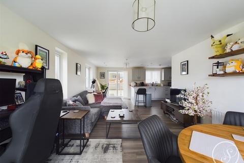 3 Brodsworth Close, Leeds, LS15 8GP
