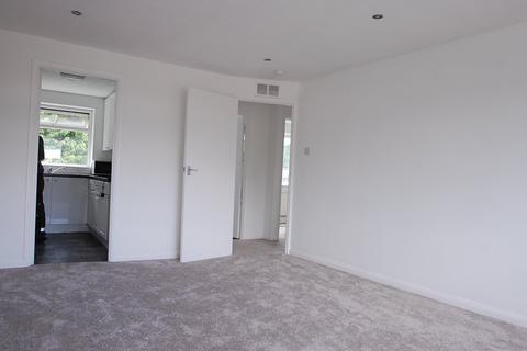 2 bedroom apartment to rent, Hiljon Crescent, Chalfont St Peter, Buckinghamshire, SL9