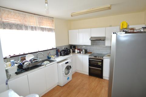 3 bedroom terraced house to rent, Humber Way, Slough, Berkshire, SL3