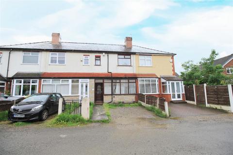 3 bedroom house to rent, Brookside Avenue, Manchester M43