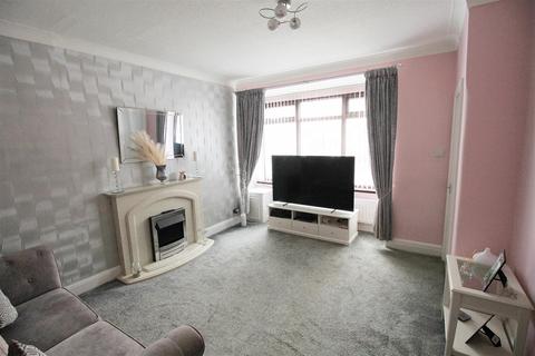 3 bedroom house to rent, Brookside Avenue, Manchester M43