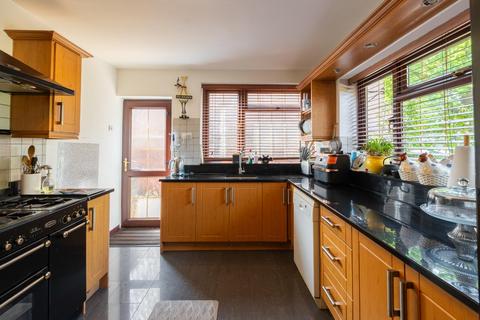 4 bedroom detached house for sale, Lillington Road, Leamington Spa