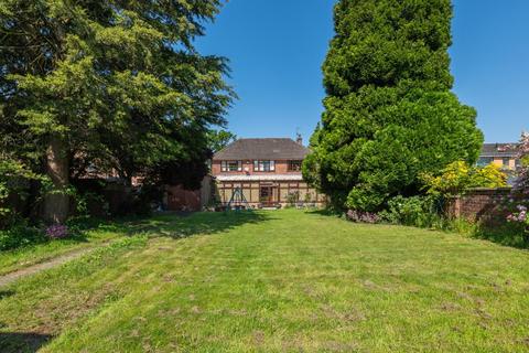 4 bedroom detached house for sale, Lillington Road, Leamington Spa