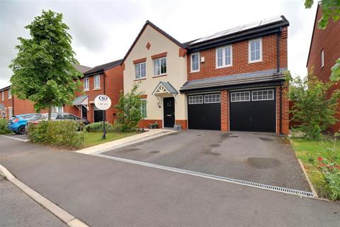 5 bedroom detached house for sale, Columbine Road, Crewe