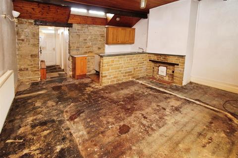 102 Old Road, Bradford, BD7 4ND