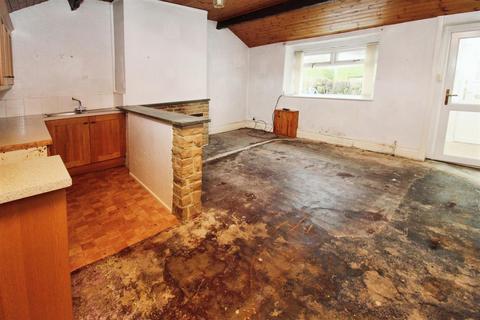 102 Old Road, Bradford, BD7 4ND