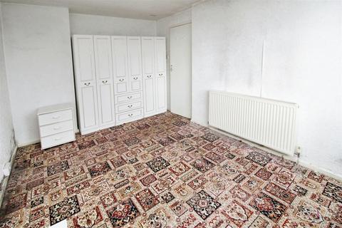 102 Old Road, Bradford, BD7 4ND