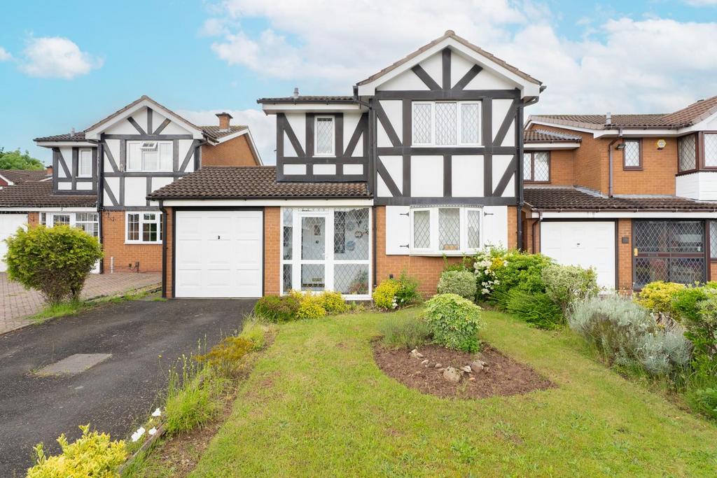 Overfield Drive, Bilston 3 bed detached house for sale £290,000