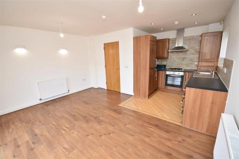 2 bedroom apartment to rent, Storeton Road, Prenton