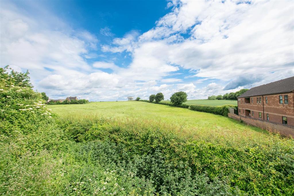 Wellingborough Road, Earls Barton... 1 bed flat for sale £150,000