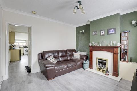 3 bedroom terraced house for sale, Wollaton Street, Hucknall NG15