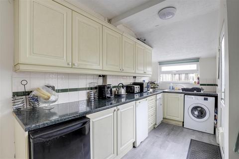 3 bedroom terraced house for sale, Wollaton Street, Hucknall NG15