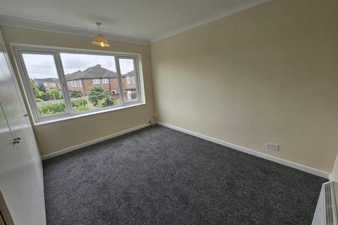 2 bedroom maisonette to rent, Shelley Close, Hayes, UB4 0QW