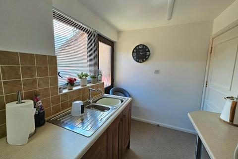 4 Lambsdowne, Dursley, GL11 6PX