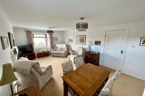4 Lambsdowne, Dursley, GL11 6PX