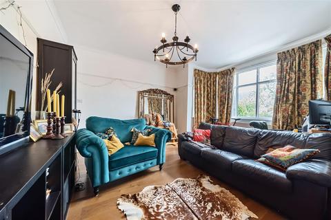 11a Salisbury Road, Carshalton, SM5 3HA