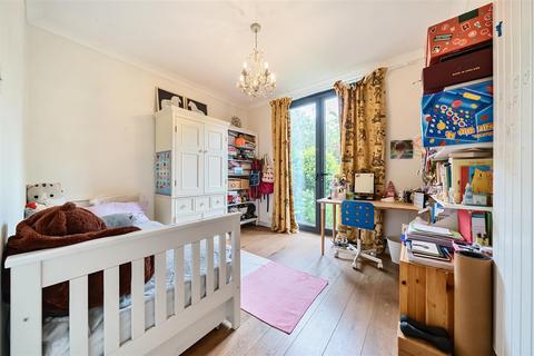 11a Salisbury Road, Carshalton, SM5 3HA