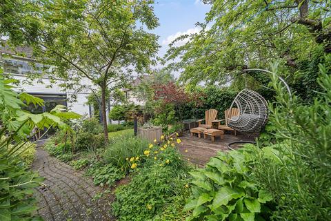 11a Salisbury Road, Carshalton, SM5 3HA