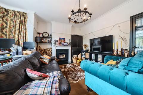 11a Salisbury Road, Carshalton, SM5 3HA