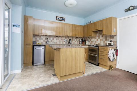 3 bedroom detached bungalow for sale, Field Lane, Brighouse HD6