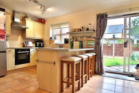 3 bedroom detached house for sale, Thatcham Road, Walton Cardiff, Tewkesbury
