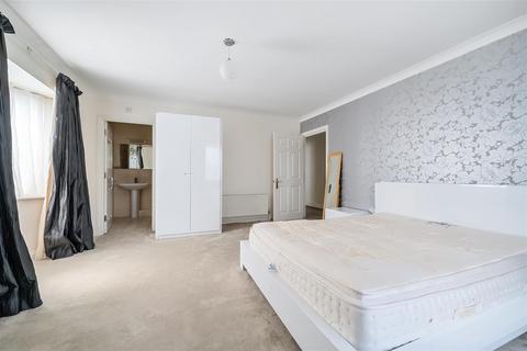 2 bedroom flat to rent, Woodside Park Road, Woodside Park