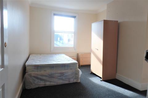 4 bedroom flat to rent, St. Georges Road, Brighton