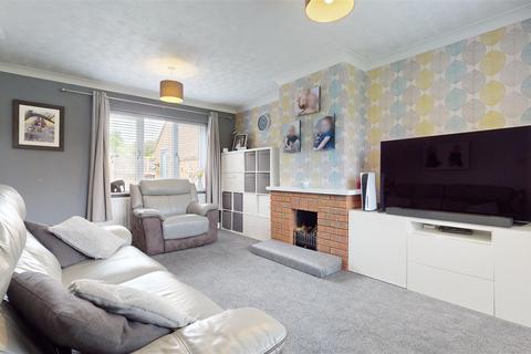 3 bedroom detached house for sale, Hainault Avenue, Giffard Park, Milton Keynes