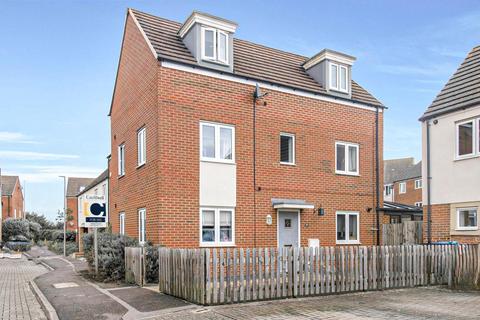 4 bedroom end of terrace house for sale, Bluebell Gardens, Broughton, Milton Keynes