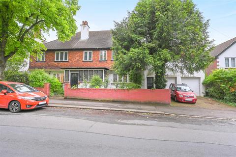 4 Hill Road, Carshalton, SM5 3RA