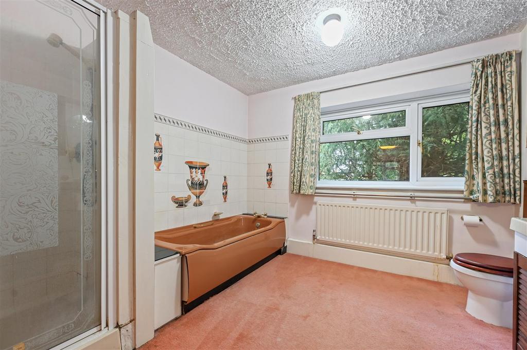 WH - 4 Hill Road - Ensuite3 (1).JPG
