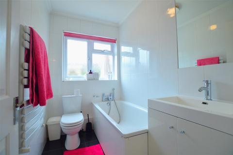 40 Deans Close, Stoke Poges, Slough, SL2 4JX