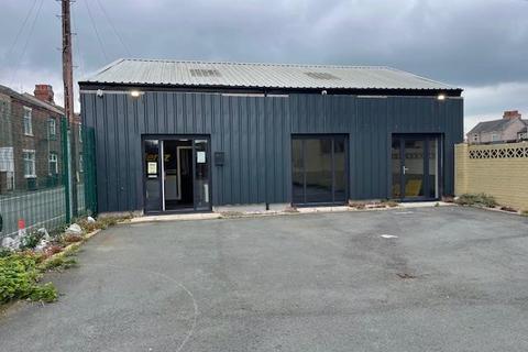 Industrial unit to rent, Raglan Street, Salt House Road, Barrow in Furness